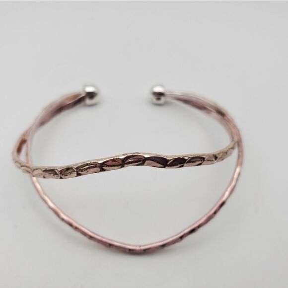 Hammered bliss twist cuff bracelet B1439‎ - Picture 1 of 3
